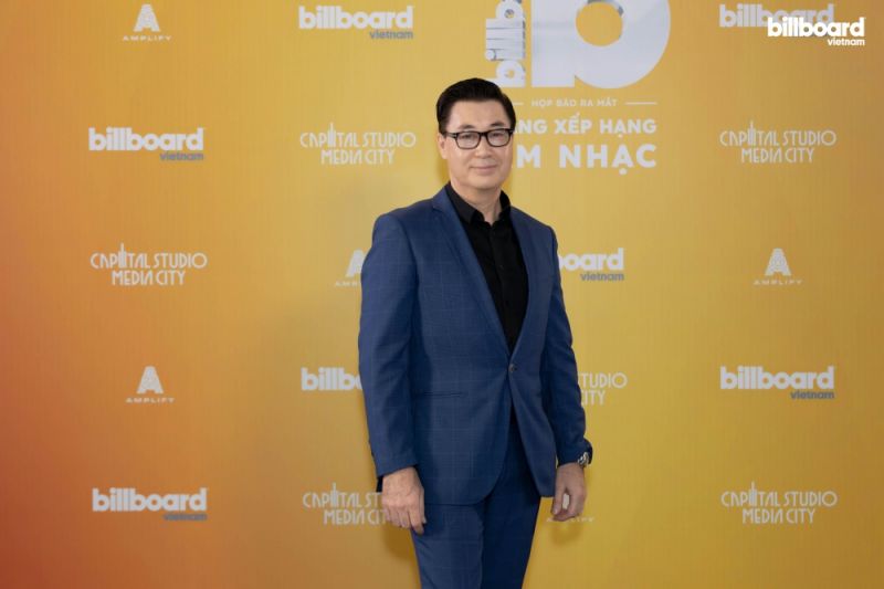 Billboard Vietnam5.jpg